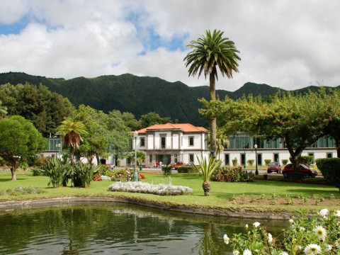 Octant Furnas Twin Centre