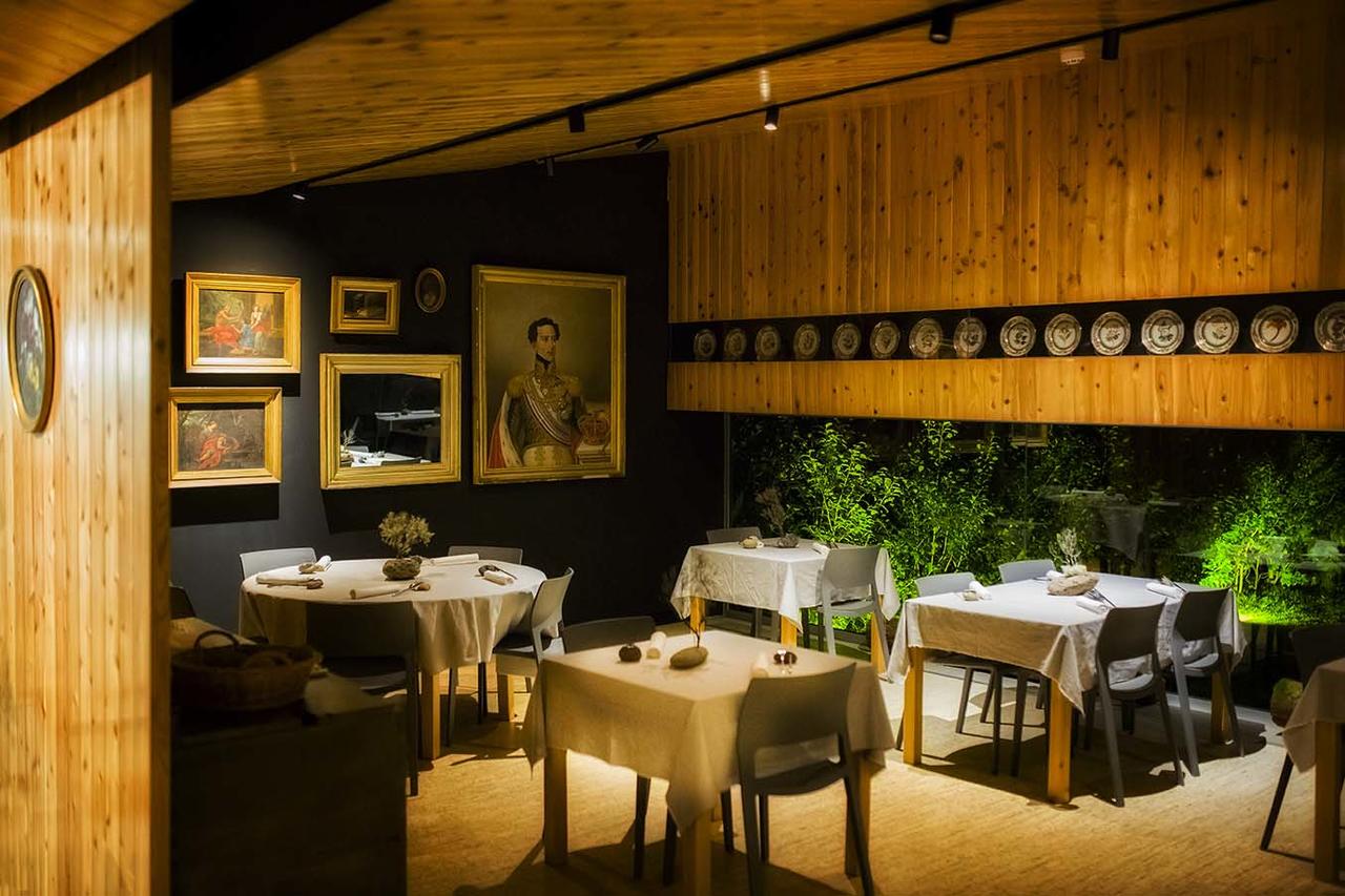 Image of dining